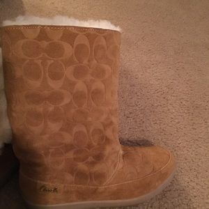 Coach Signature Winter fur/suede Boots